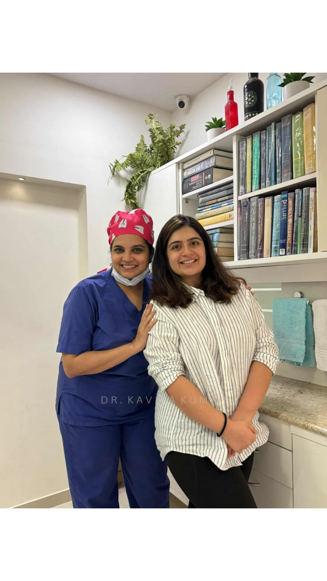 Happy patient with Dr. Kavita and the Designer Smiles team in Mumbai, photo 8