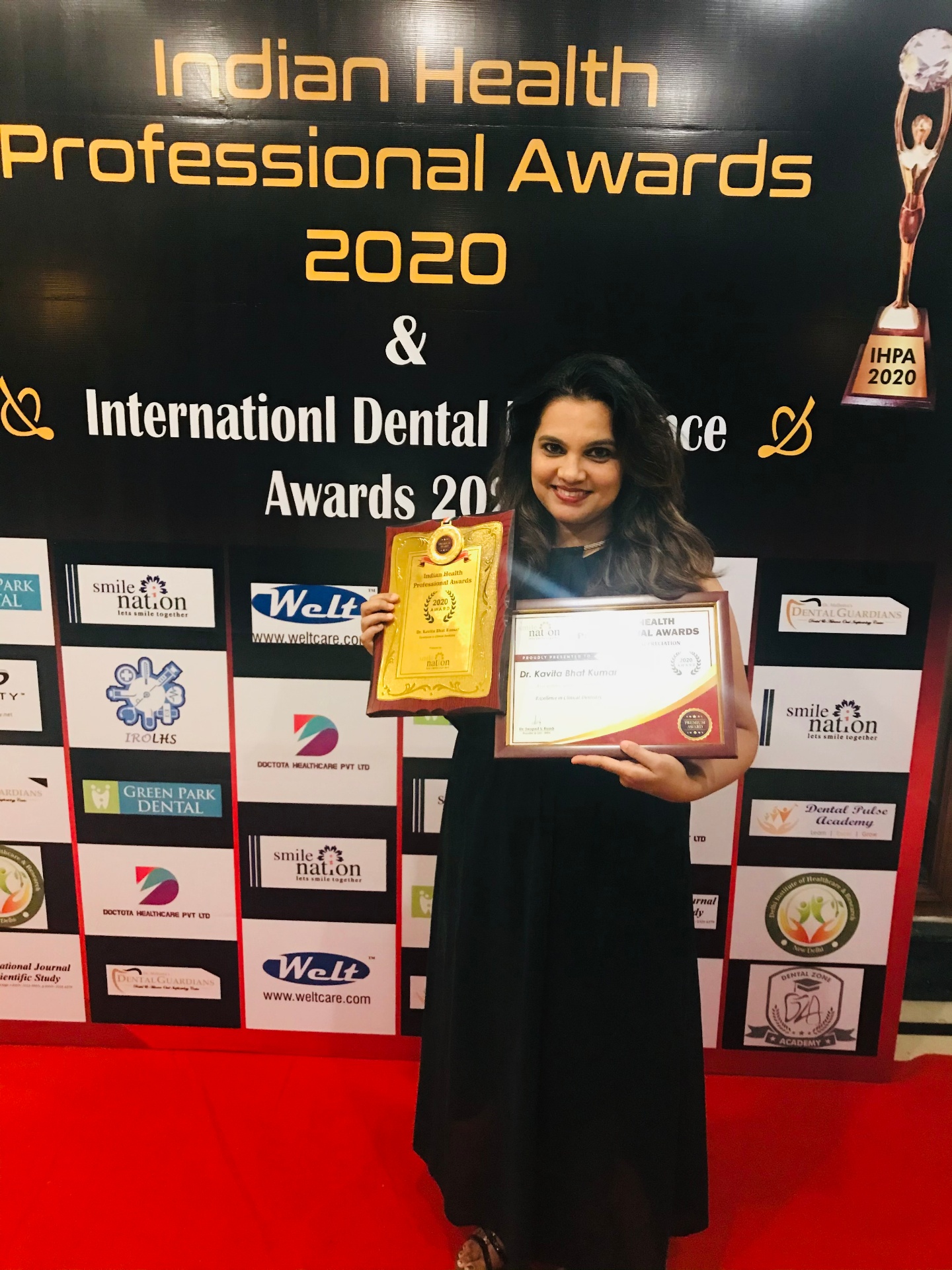 Indian Health Professional Awards 2020, Excellence in Clinical Dentistry, presented to Dr. Kavita Bhat Kumar